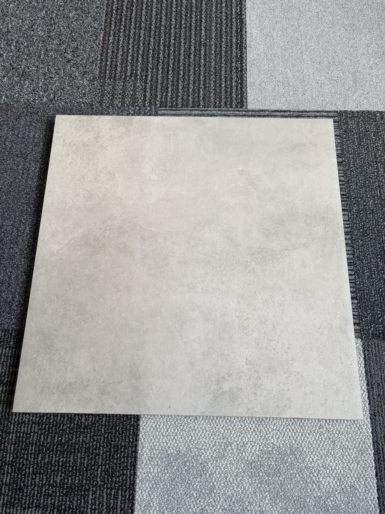 GOLIAT SOFT GREY 60X60X2 CM – Obrázok 9